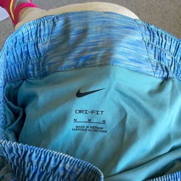 Nike One Women's Dri-FIT Ultra High-Waisted 3" Brief-Lined Shorts, medium, NWT - Picture 7 of 11